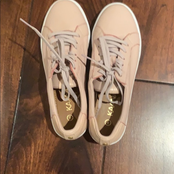 Blush pink kaanas sneakers - Picture 1 of 4
